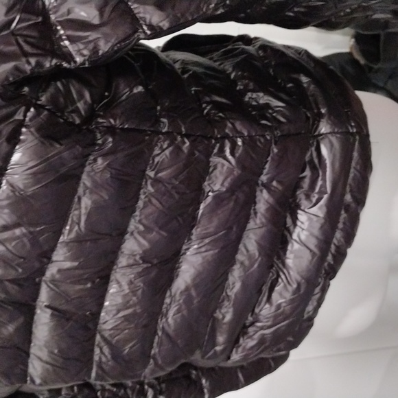Sarin Matthews black nylon wet look down puffer jacket. Mint condition. Large - Picture 10 of 10